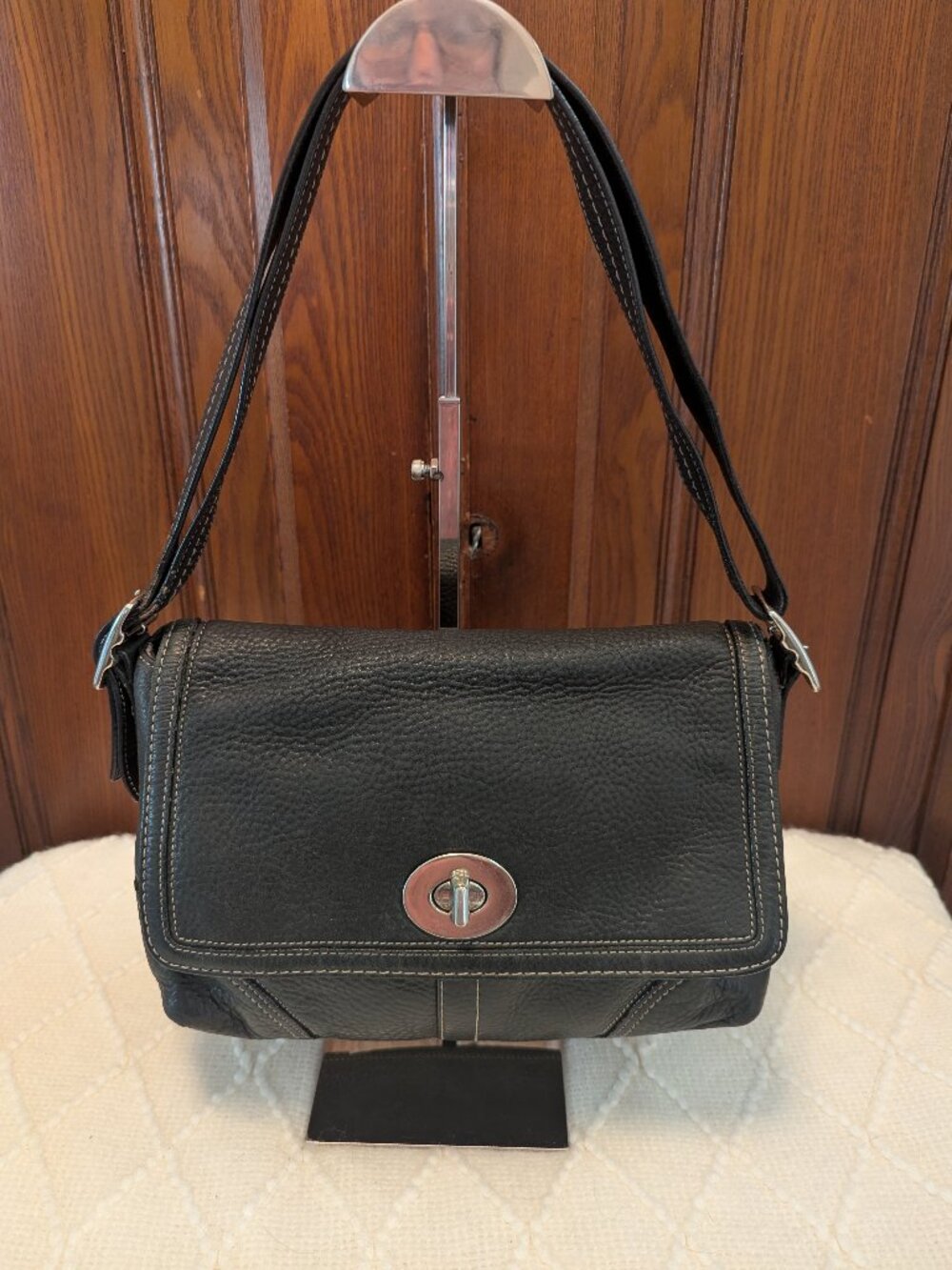 Coach F13085 Black Pebbled Leather Turnlock Shoulder/Crossbody Bag